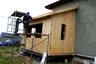 Anbau nach individuellem Entwurf, Dorf Egoriy: Wandmontage