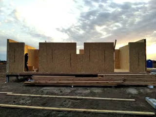 Haus nach Projekt „Mistika - K2.5“, Dorf Zdekhovo: Wandmontage