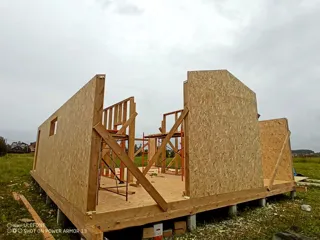 Haus nach Projekt „BarnHouse 76“, Gebiet Iwanowo: Wandmontage