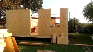 Haus nach Projekt „Finnisch 70“, Region Jaroslawl: Wandmontage
