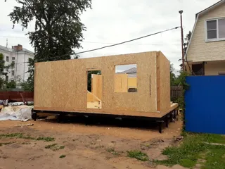 Özel projeli ev, Kostroma: duvar montajı