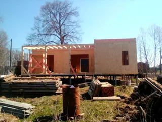 Haus nach Projekt „Mistika - E2.8“, Dorf Kurdumovo: Wandmontage