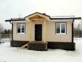 Haus nach Projekt „Vivat 2.5“, Dorf Barskovo