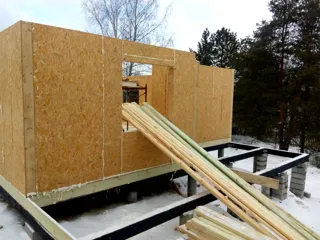 Haus nach Projekt „Utes“, Dorf Sukhanikha: Wandmontage