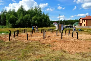 Haus nach Projekt „Sokol - 2“, Dorf Krivtsovo: Fundament und Grundrahmen