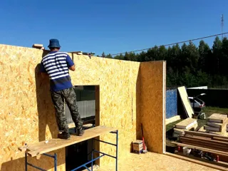 Haus nach Projekt „Alfa“, Dorf Bor: Wandmontage
