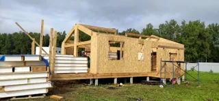 Haus nach individuellem Entwurf: Wandmontage