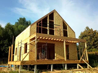 Haus nach individuellem Entwurf, Gebiet Kostroma: zweites Obergeschoss und Dachgeschoss