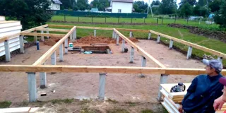 Haus 105 m² nach individuellem Projekt, Dorf Toporok: Fundament und Grundrahmen