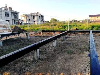 Haus nach individuellem Projekt, Dorf Kovarditsy: Fundament und Grundrahmen
