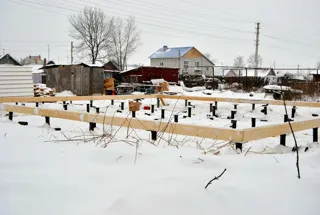 Haus nach Projekt „Townhouse - 1“, Ivanovo: Fundament und Grundrahmen