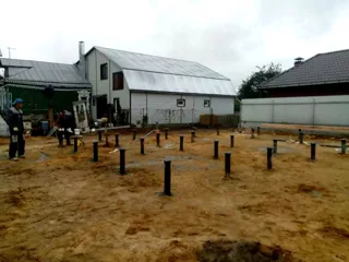 Haus nach Projekt „Majak“, Dorf Verkhnee Myachkovo: Fundament und Grundrahmen