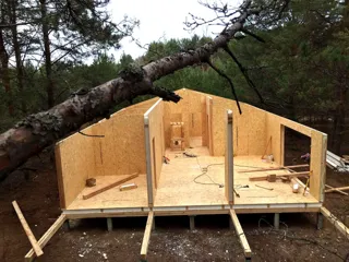 “Barnhouse 110” projesine göre ev, Vidogoshchi köyü: duvar montajı