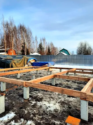 Haus 65,4 m² nach individuellem Projekt, Dorf Striznevo: Fundament und Grundrahmen