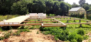 Özel projeye göre 116 m² ev, Ankudinovo köyü: temel ve alt bağlama kirişi