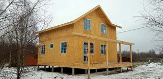 Haus mit 152 m² nach dem Projekt „Prag“, Dorf Lysnovo
