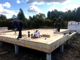Özel projeye göre 51 m² ev, Paneevo köyü: 0 kotunda SIP panel zemin