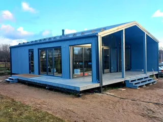 Showroom Barnhouse 76.3 in Kostroma: Terrasse und Stufen
