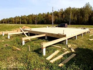 Haus nach Projekt „Barnhouse 65“, Dorf Kryukovo: Fundament und Grundrahmen