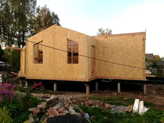 Haus nach individuellem Entwurf, Siedlung Borisoglebskiy: Wandmontage