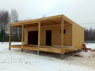 Haus nach Projekt „Mistika - N2.8“, Dorf Lyutovo: Terrasse und Eingangsbereich