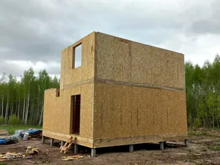 117 m² ev, “Vladimir” projesi, Serednyaya köyü: duvar montajı