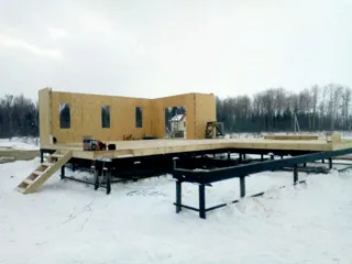 Haus nach individuellem Entwurf, Dorf Ivanovskoe: Wandmontage
