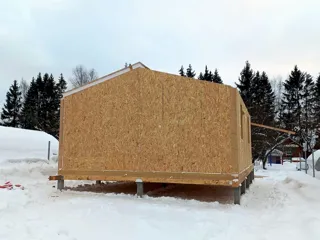 Haus nach Projekt „Barnhouse 45“, SNT „Fortschritt“: Wandmontage