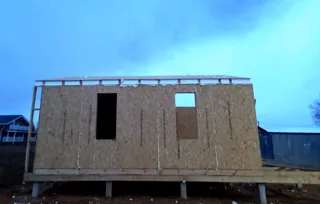 Haus 54 m² nach individuellem Projekt, Dorf Leonovo: Wandmontage