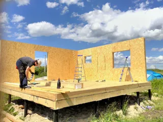 Haus nach Projekt „Alfa“, Kazan: Wandmontage