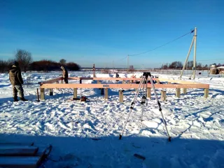 “Zareçe” projesine göre ev, Yaroslavl bölgesi: temel ve alt bağlama kirişi