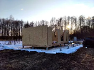Haus nach Projekt „Mistika - S2.5“, Dorf Velisovo: Wandmontage