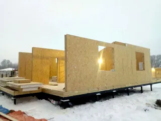 Özel projeli ev, Dubrovka köyü: duvar montajı