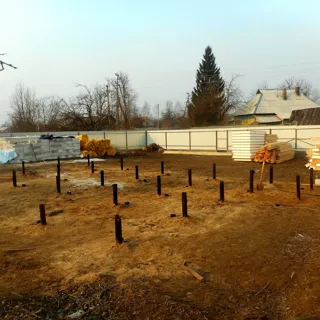 Haus nach Projekt „Radoniza“, Region Kaluga: Fundament und Grundrahmen
