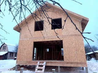 Haus nach Projekt „Awdeewo“, Dorf Minskoe: Wandmontage