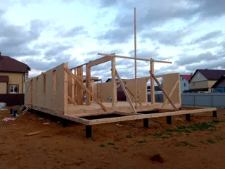 House based on the “Barnhouse 110” design, Rybinsk: wall assembly