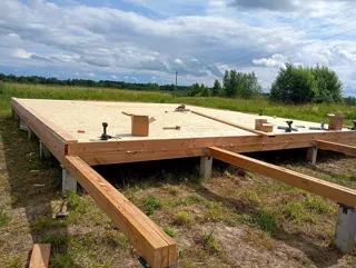 “Barnhouse 76” projesine göre ev, Kostroma bölgesi: 0 kotunda SIP panel zemin