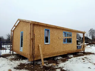 Haus nach Projekt „Barnhouse 39“, Dorf Tarandaevo: Wandmontage