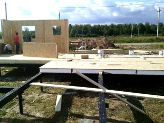 Haus nach Projekt „Prestisch“, Ivanovo: Wandmontage