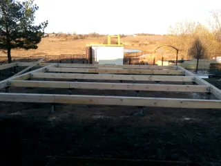 House based on the “Zefir” design, Fedchikha village: foundation and sill strapping