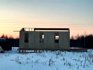 Haus nach Projekt „Barnhouse 33“, Dorf Strelnokovo: Wandmontage