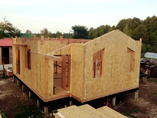 Haus nach individuellem Entwurf, Siedlung Borisoglebskiy: Wandmontage