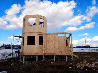 Banja, Projekt „Florida“, Dorf Balabanovo: Wandmontage