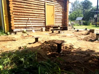 Extension built to a custom design, Uvod village: foundation and sill strapping