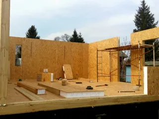 House based on the “Zefir” design, Fedchikha village: wall assembly