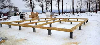 Haus 72,5 m² nach individuellem Projekt, Shuya: Fundament und Grundrahmen