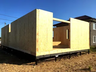 Custom-design house, Pervyy settlement: wall assembly