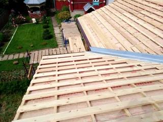 Custom-design house, Shurintsevo village: roofing