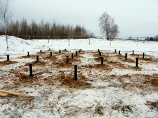 Haus nach Projekt „Sefir“, Dorf Kadnikovo: Fundament und Grundrahmen