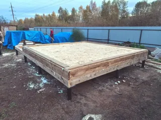 Дом «Нежность 3» из SIP-панелей, Волгореченск: пол из sip-панелей готов